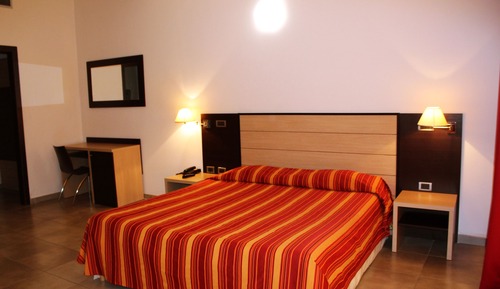 Habitación estándar con 1 cama doble o 2 individuales