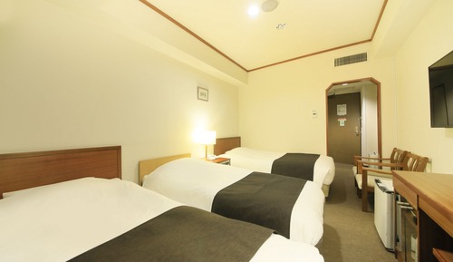Habitación triple, fumadores