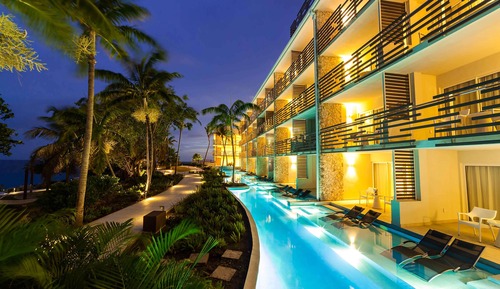 Suite, 1 cama de matrimonio grande, vistas a la piscina (Swim-Out Junior Suite)