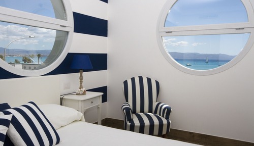 Habitación estándar con 1 cama doble o 2 individuales, vistas al mar