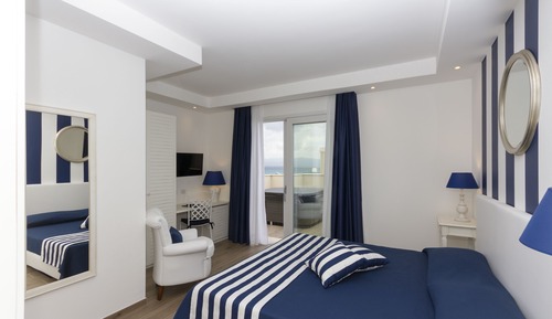 Habitación Deluxe doble, 1 cama de matrimonio grande, bañera de hidromasaje