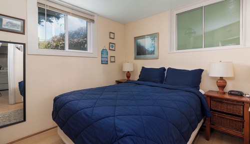 Estudio, 1 cama de matrimonio, cocina básica, en la zona del patio
