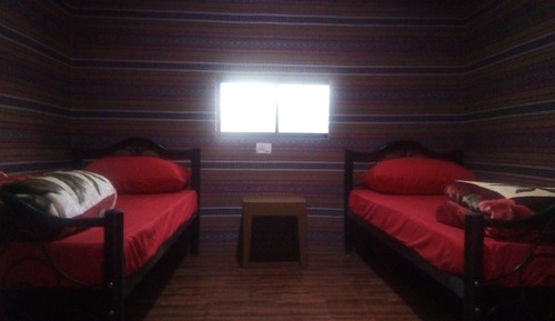 Habitación cuádruple, baño compartido (Rate is Per Single Bed)