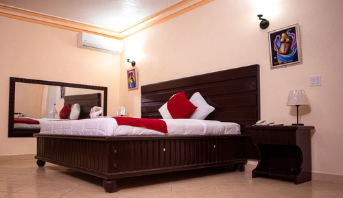 Suite estudio clásica, 1 cama de matrimonio grande