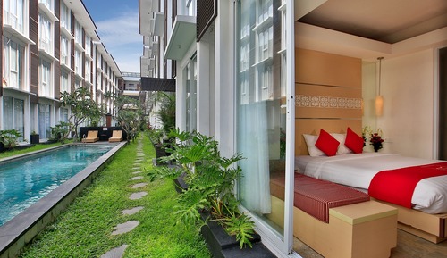 Habitación Deluxe, acceso a la piscina