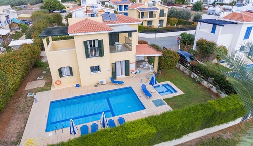 Villa superior, 3 habitaciones, vistas parciales al mar