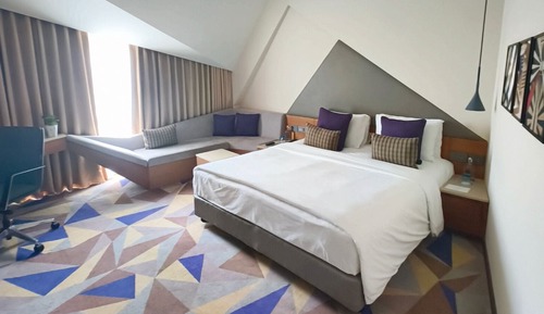 Habitación Deluxe, 1 cama de matrimonio grande (Airport View)