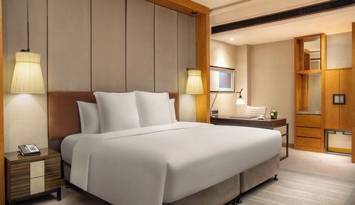Habitación superior, 1 cama de matrimonio grande, vistas a la ciudad