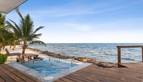 Villa Grand, vistas a la playa, frente al mar