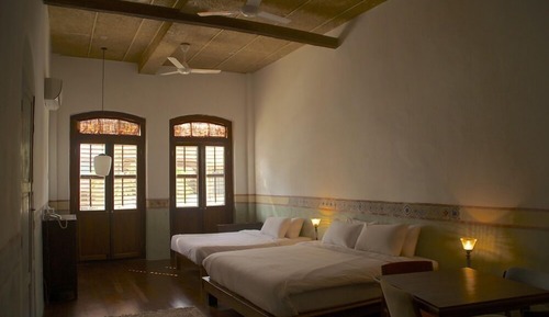 Estudio (Flat with Kitchenette, First Floor)