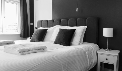 Habitación con 1 cama doble o 2 individuales, baño privado (Room 4 - Chapel Point)