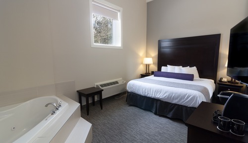 Suite, 1 cama de matrimonio grande, bañera de hidromasaje