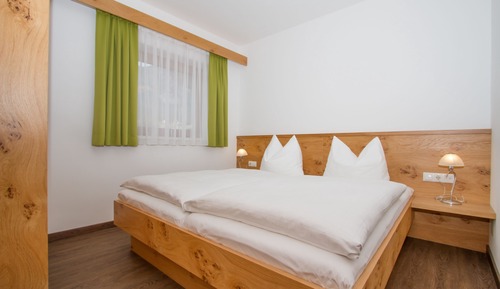 Apartamento familiar, 2 habitaciones, no fumadores, junto a la montaña (excl EUR 70 Cleaning Fee)
