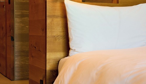 Habitación estándar doble, 1 cama de matrimonio grande, vistas a la montaña