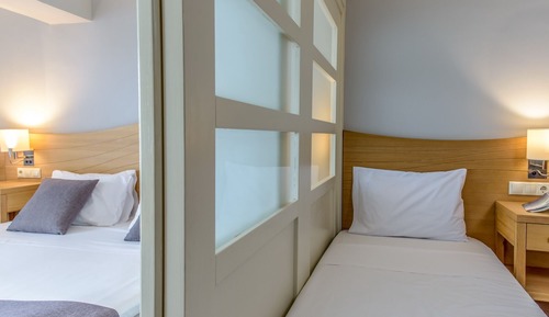Habitación familiar, vistas al jardín