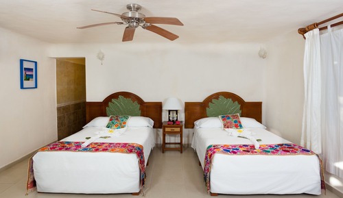 Habitación, 2 camas de matrimonio, vistas al jardín (with shared terrace)