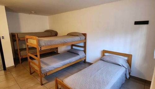 Dormitorio compartido económico