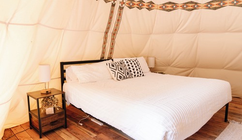 Tienda de lujo (Yellowstone Lux Tipi Sleeps 4 w/ King)