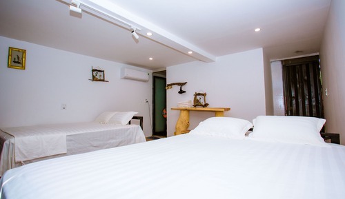 Habitación familiar, balcón, vistas al río