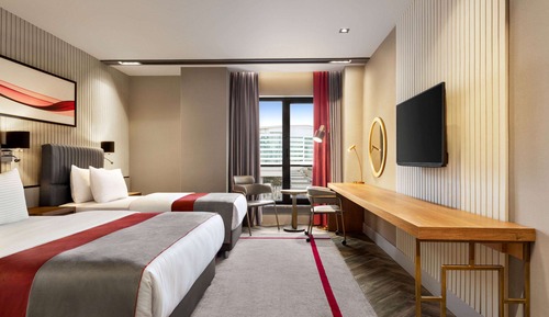 Habitación superior, fumadores (1 Queen Bed & 1 Twin Bed)