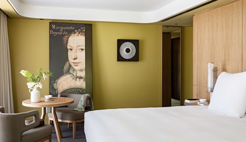 Suite junior, 1 cama de matrimonio grande, en una planta alta (Eiffel Tower View)