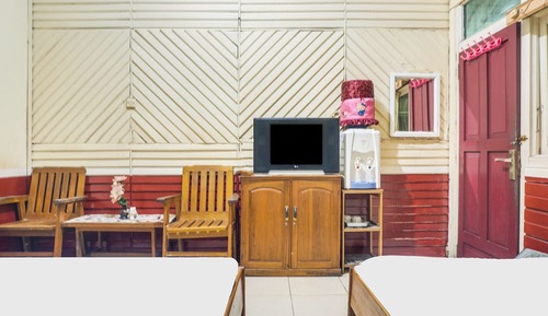 Habitación básica con 2 camas individuales