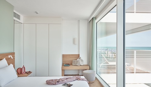 Apartamento exclusivo, 2 habitaciones, terraza, vistas al mar