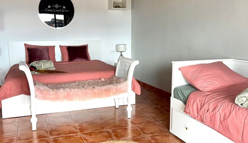Habitación cuádruple Confort, junto a la piscina