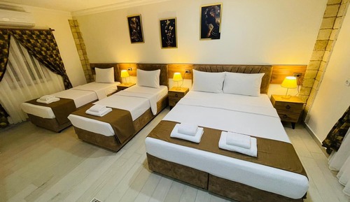 Habitación familiar con 1 cama doble o 2 individuales