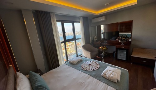 Habitación superior, 1 cama de matrimonio, vistas al mar, mirando al mar