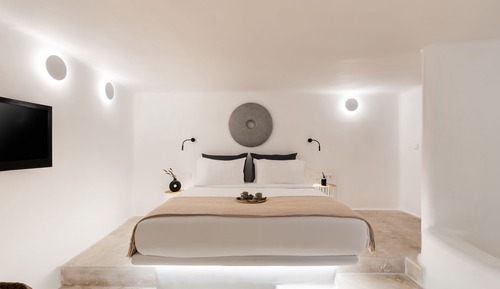 Three-Bedroom Executive Jacuzzi Suite