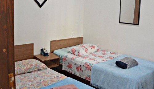 Habitación tradicional con 2 camas individuales
