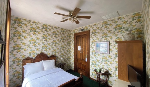 Habitación básica, 1 cama doble, vistas a la ciudad