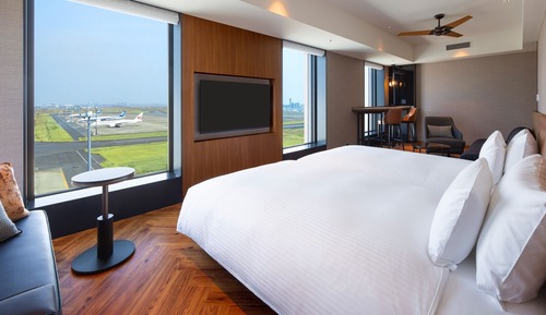 Suite junior, varias camas, no fumadores (Airport View, For 2 people)