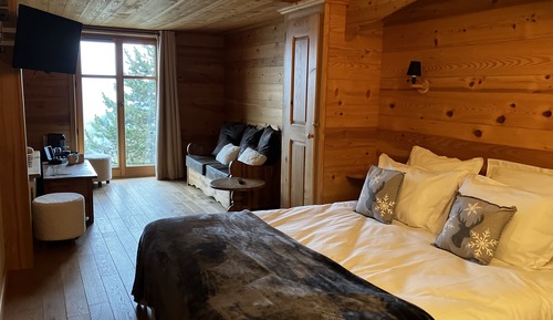 Suite, 1 cama de matrimonio grande con sofá cama, vistas a la montaña