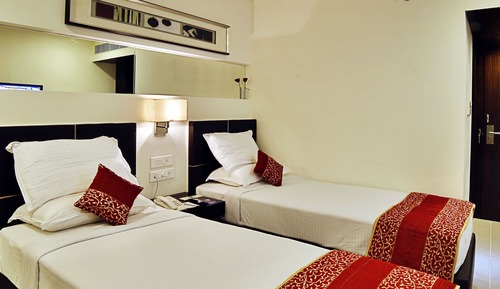 Habitación básica con 1 cama doble o 2 individuales