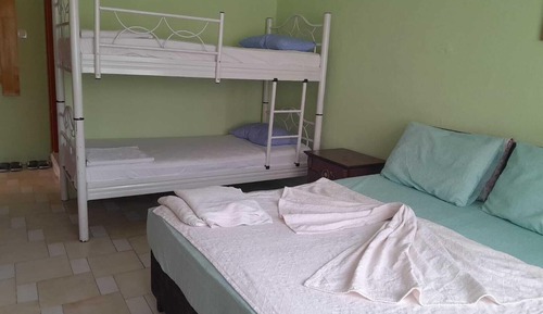 Habitación con 2 camas individuales