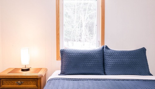 Basic Room, 2 Queen Beds (Shared Bath)