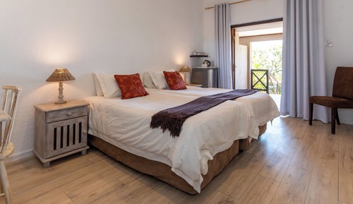 Habitación Deluxe con 1 cama doble o 2 individuales, 1 habitación, vistas al jardín