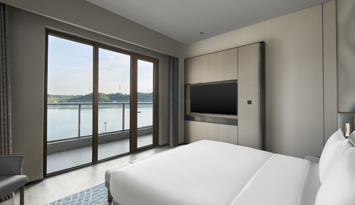 Suite, 1 cama de matrimonio grande (Living Dining Area)