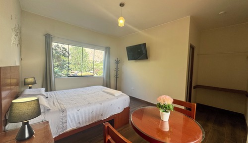 Habitación estándar, 1 cama de matrimonio, vistas a la piscina, junto a la montaña