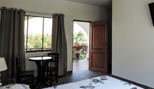 Habitación Confort, 1 cama de matrimonio, vistas a la piscina, junto a la montaña