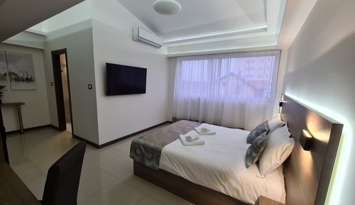 Habitación Grand, 1 cama de matrimonio grande, bañera de hidromasaje