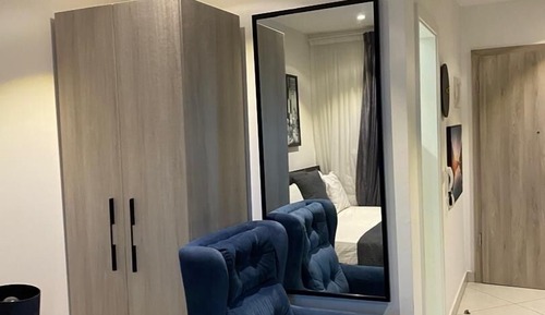 Estudio ejecutivo, 1 cama de matrimonio