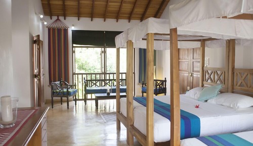 Habitación superior con 1 cama doble o 2 individuales