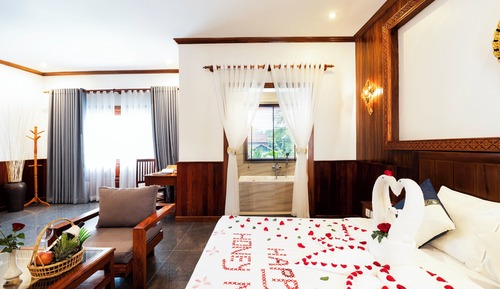 Landmark Room