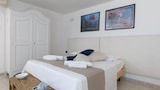 Panoramic Room