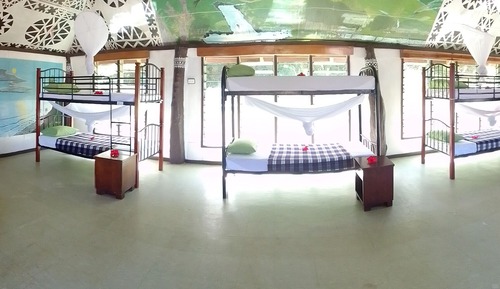 Dormitorio compartido básico, dormitorio mixto