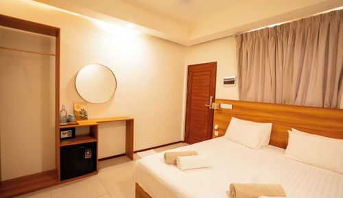 Habitación básica con 1 cama doble o 2 individuales