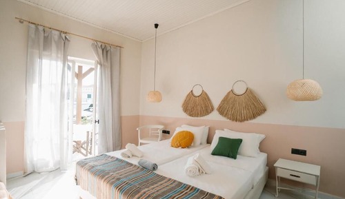 Habitación triple superior, balcón, vistas al mar